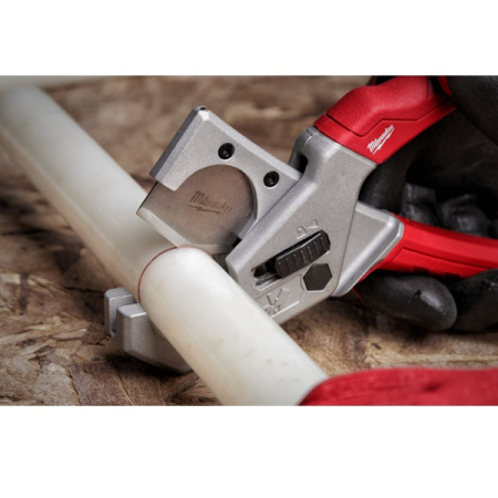 Різак для пластикових труб MILWAUKEE 4932479407