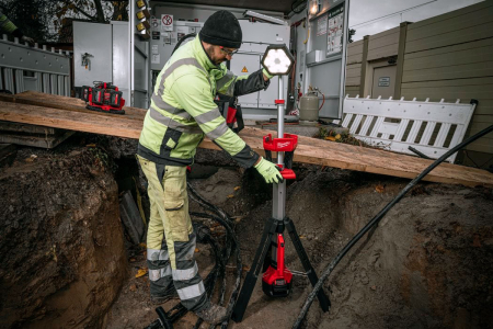 Ліхтар MILWAUKEE M18 SAL2-0 4933492486