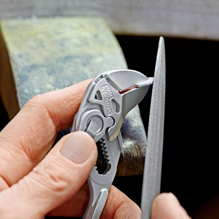 Переставні гайкові кліщі KNIPEX 86 03 125
