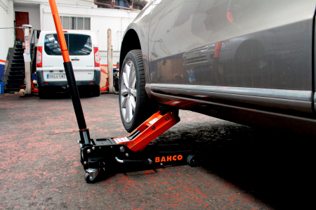 Домкрат подкатной BAHCO BH1A2500A